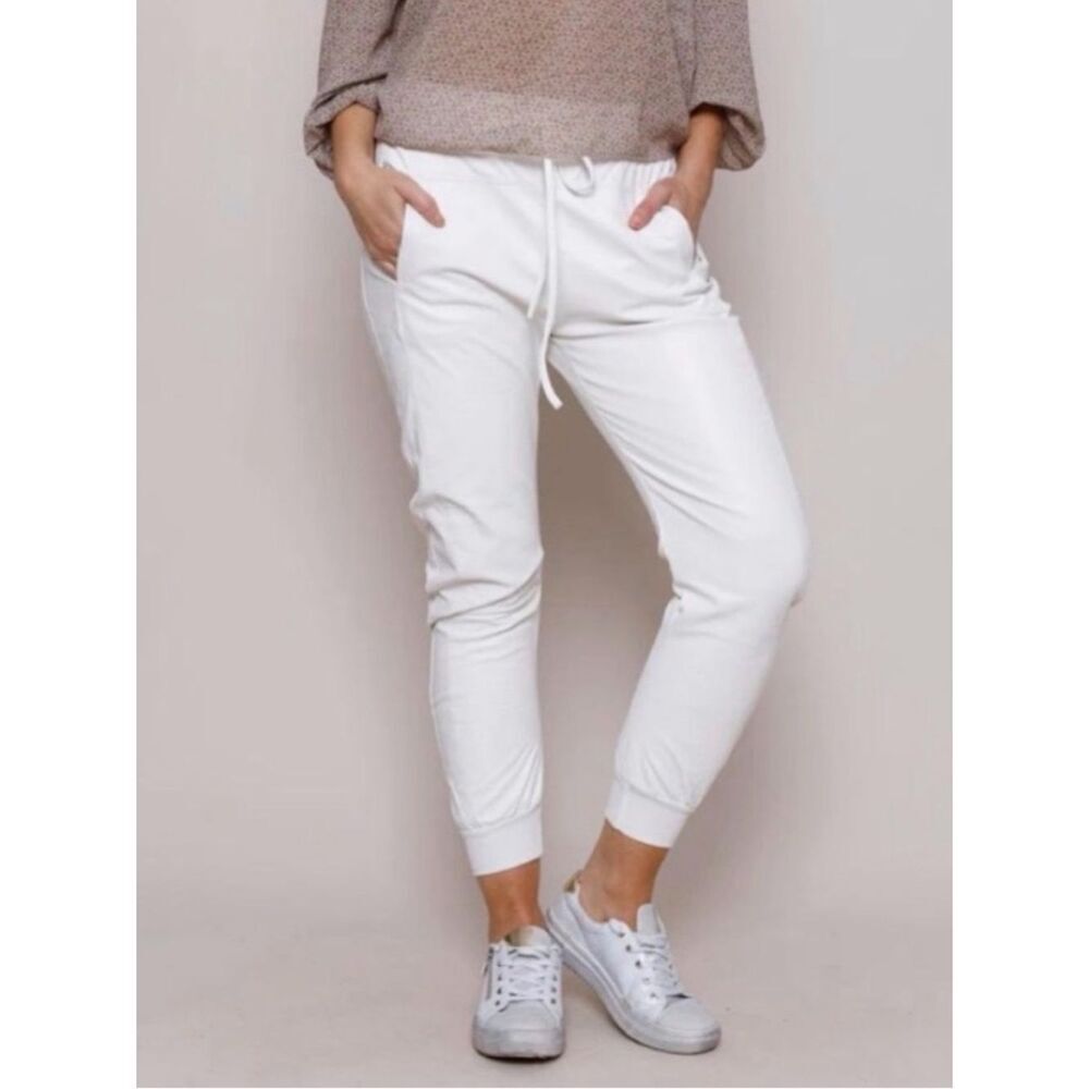 Suzy D Ultimate Jogger in White Size L